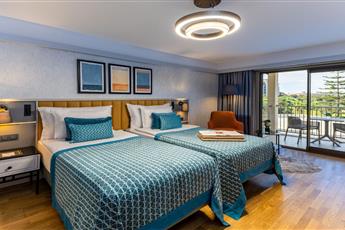 Arum Barut Collection