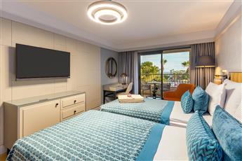 Arum Barut Collection