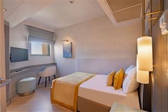 Arum Barut Collection