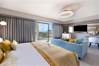 Arum Barut Collection