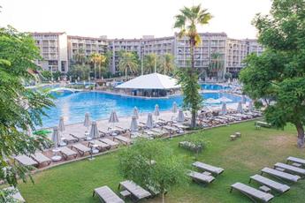 Arum Barut Collection