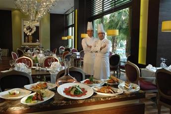 Arum Barut Collection