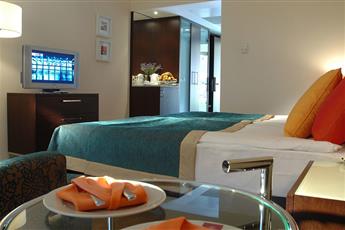 Arum Barut Collection
