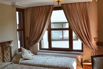Aruna Hotel