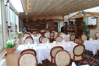 Aruna Hotel
