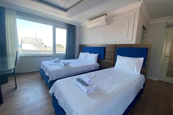 Aruna Hotel