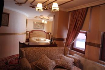 Aruna Hotel