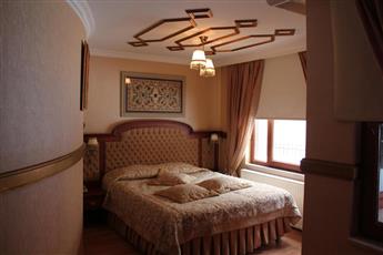 Aruna Hotel