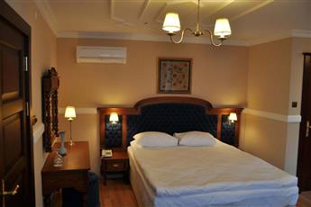 Aruna Hotel