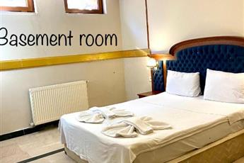 Aruna Hotel