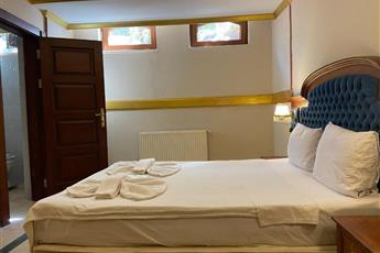 Aruna Hotel