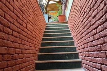 Aruna Hotel