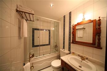 Aruna Hotel
