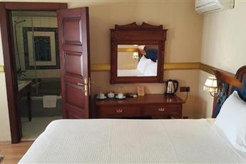 Aruna Hotel