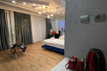 Aruna Hotel