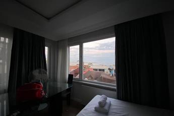Aruna Hotel