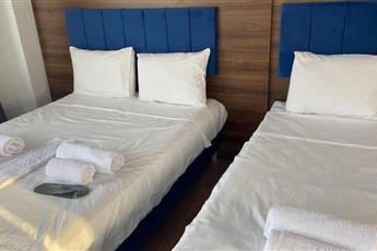 Aruna Hotel