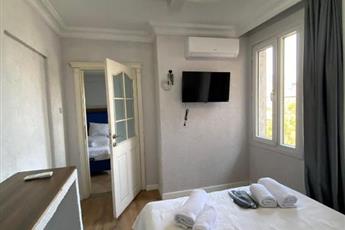 Aruna Hotel