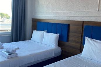 Aruna Hotel