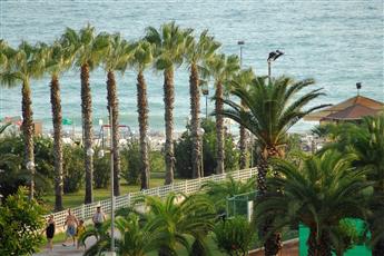 Aslan Corner Hotel 3*