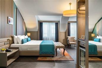 Aspera Hotel Altunizade 4*