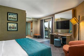 Aspera Hotel Altunizade 4*