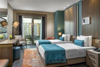 Aspera Hotel Altunizade 4*