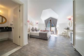 Ata Lagoon Beach Hotel 4*