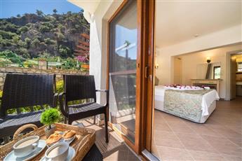 Ata Lagoon Beach Hotel 4*