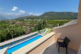 Aura Resort Hotel 4*