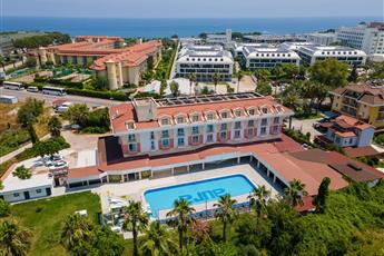 Aura Resort Hotel 4*