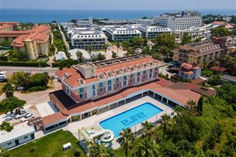 Aura Resort Hotel 4*