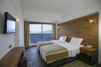 Aurasia Beach Hotel 3*