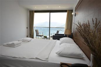 Aurasia Beach Hotel 3*