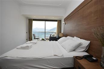 Aurasia Beach Hotel 3*