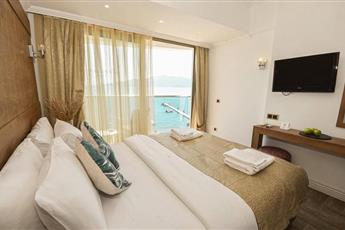 Aurasia Beach Hotel