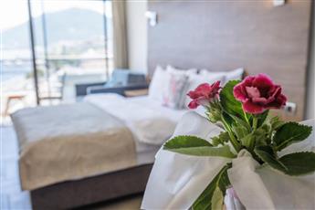 Aurasia Beach Hotel