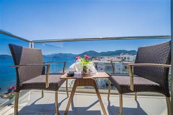 Aurasia Beach Hotel