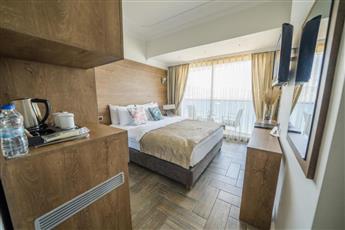 Aurasia Beach Hotel