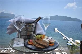 Aurasia Beach Hotel