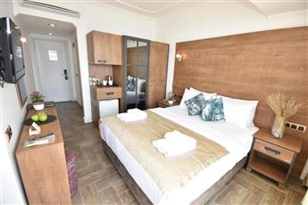 Aurasia Beach Hotel