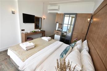 Aurasia Beach Hotel