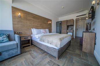 Aurasia Beach Hotel