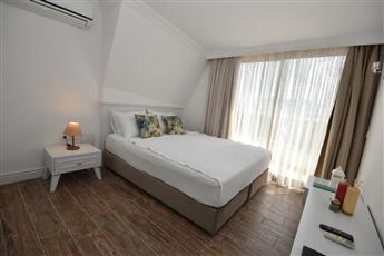 Aurasia Beach Hotel