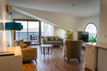 Aurasia Beach Hotel