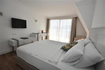 Aurasia Beach Hotel