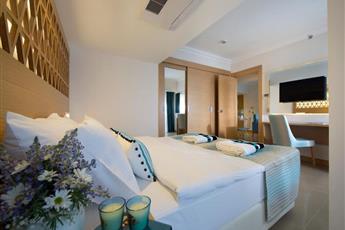Aurasia Design Hotel 3*