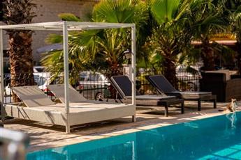 Aurasia Sea Side Hotel 3*