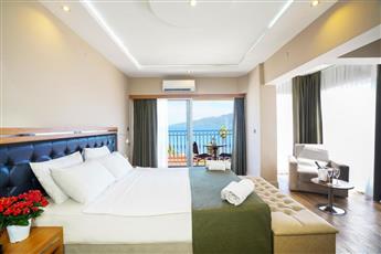 Aurasia Sea Side Hotel 3*