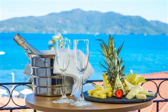 Aurasia Sea Side Hotel 3*